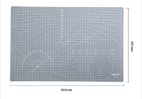 Base de Corte 30x45cm (A3) Cuadriculada y con Ángulos Color Gris